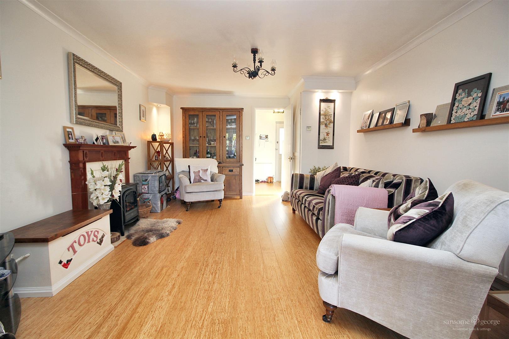 2 bed property in The Old Lane, Reading